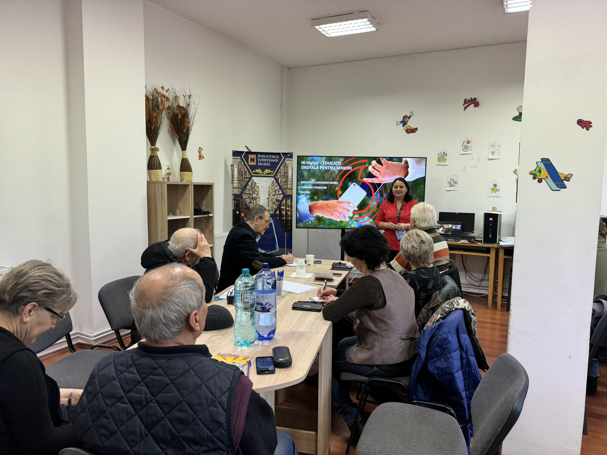 <span class="uc_style_uc_tiles_grid_image_elementor_uc_items_attribute_title" style="color:#ffffff;">HiDigital -Biblioteca Judeteana Mures - Grupa1</span>