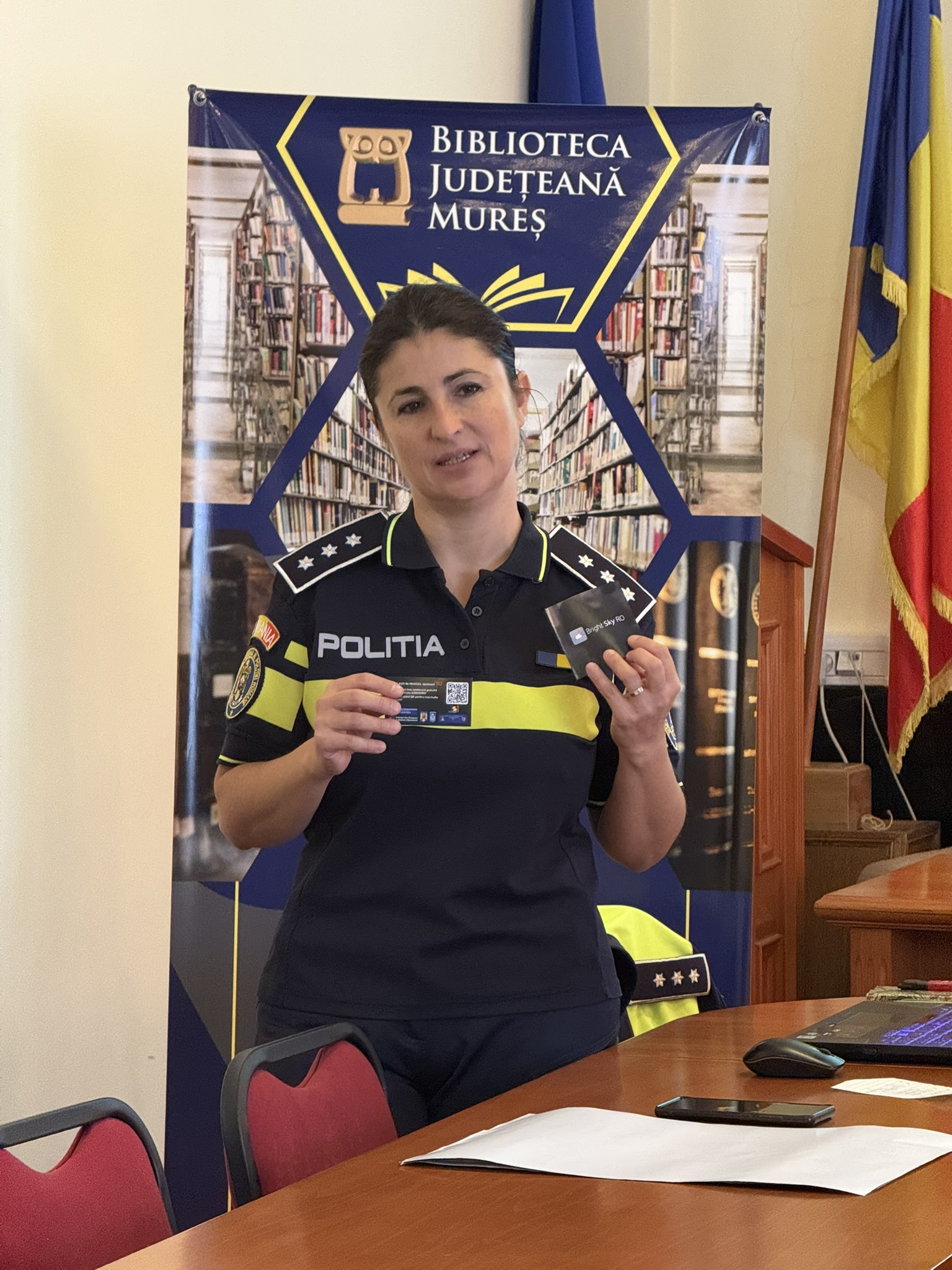 <span  class="uc_style_uc_tiles_grid_image_elementor_uc_items_attribute_title" style="color:#ffffff;">20251015_HiDigital_Prevenirea_criminalitatii_postate (14)</span>