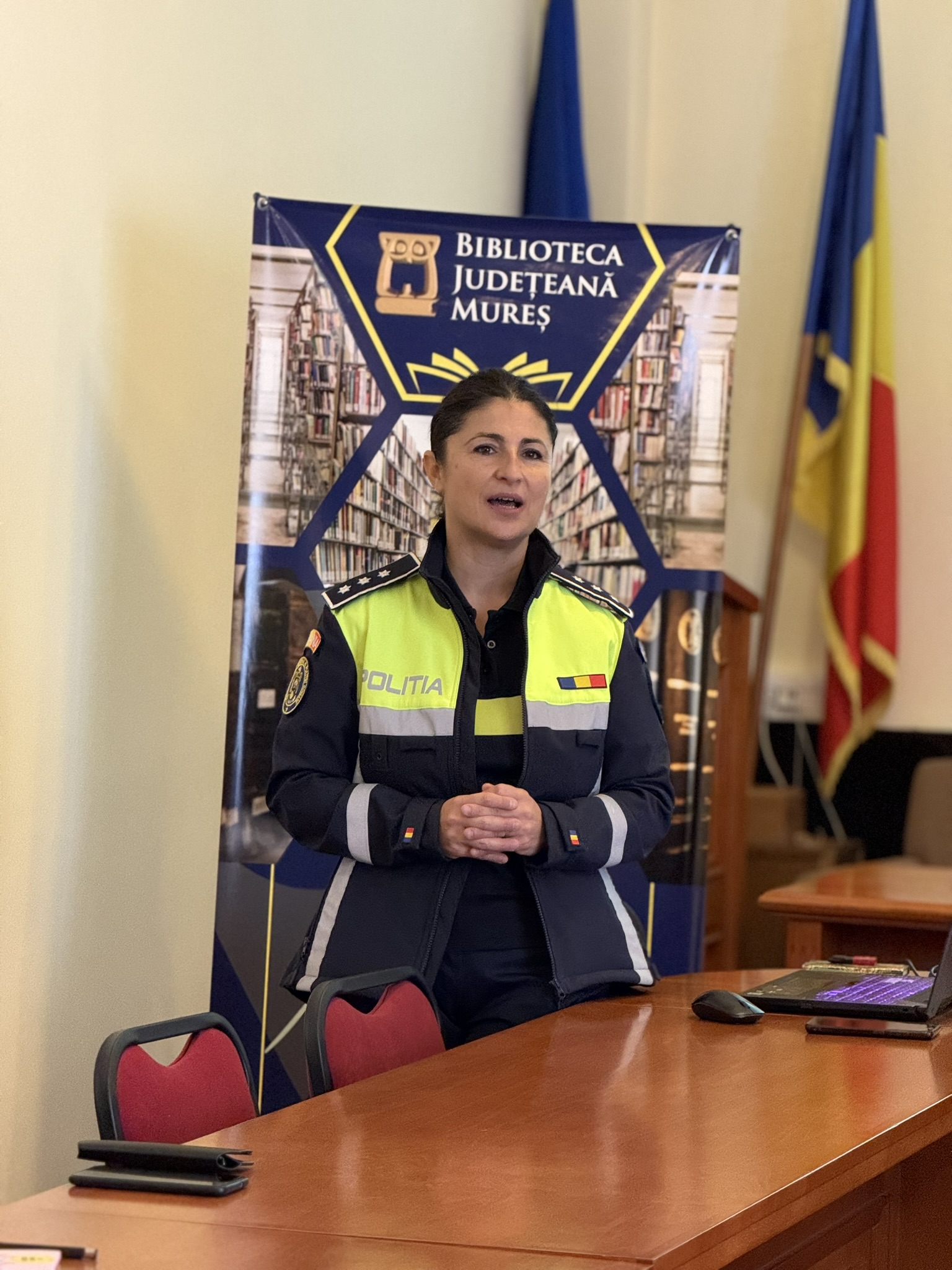 <span  class="uc_style_uc_tiles_grid_image_elementor_uc_items_attribute_title" style="color:#ffffff;">20251015_HiDigital_Prevenirea_criminalitatii_postate (2)</span>