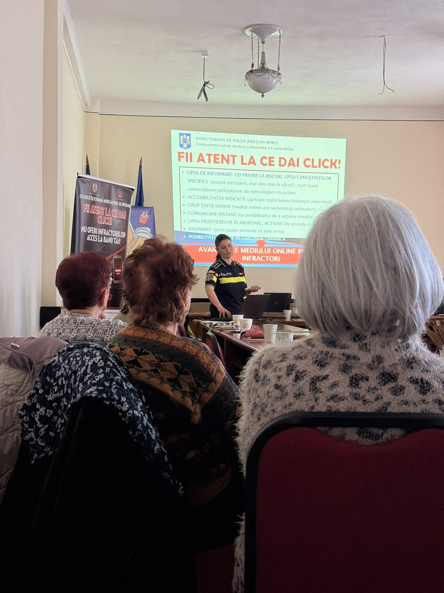 <span  class="uc_style_uc_tiles_grid_image_elementor_uc_items_attribute_title" style="color:#ffffff;">20260311_HiDigital_PrevenireaCriminalității (14)_1</span>